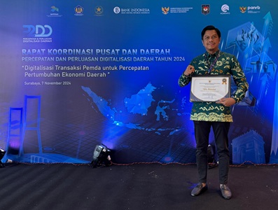 Tiga Tahun Beruntun, Kepala Bapenda Makassar Terima Penghargaan TP2DD Bidang Digitalisasi Daerah