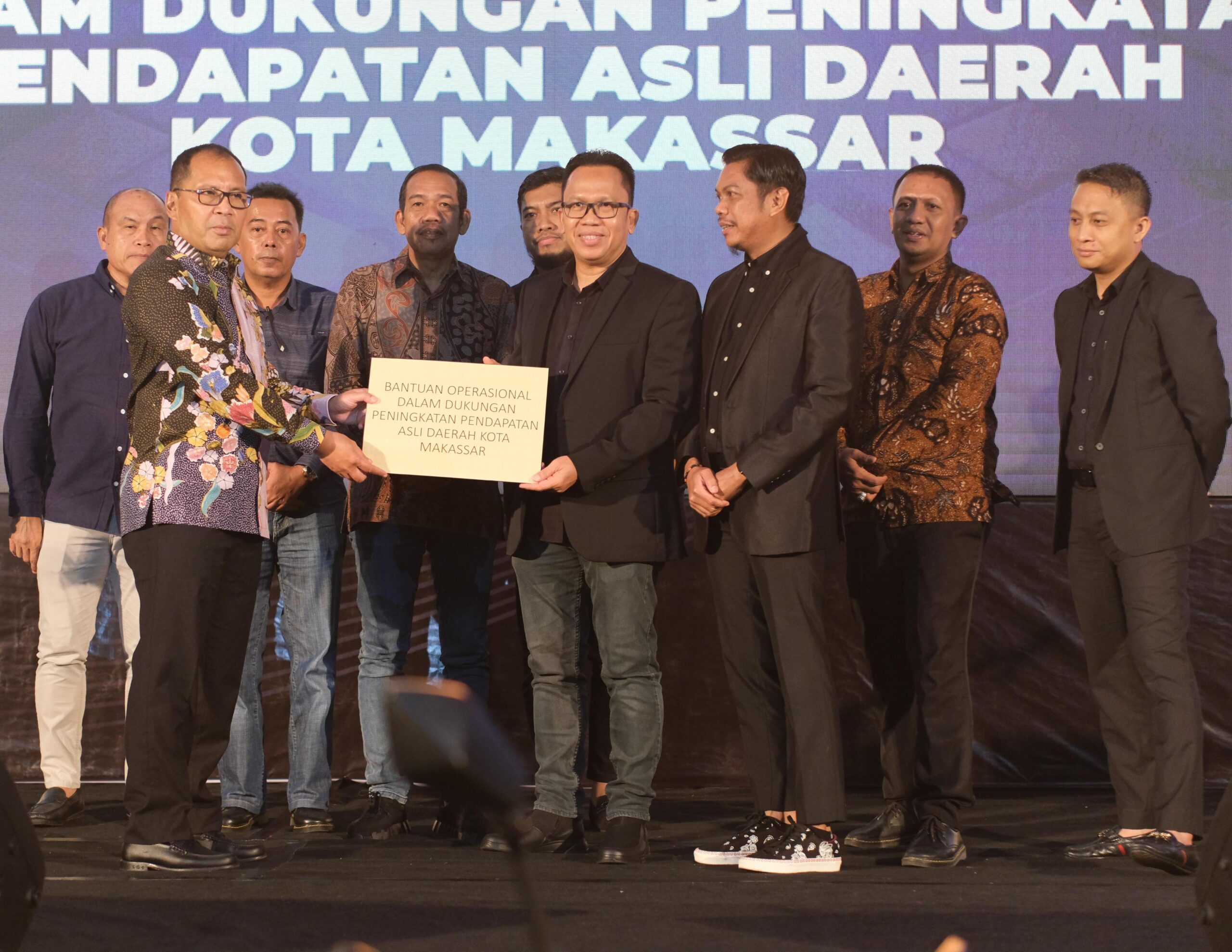 Gelar Tax Award 2024, Bapenda Makassar Optimis Raih PAD Rp2 Triliun di Akhir 2025