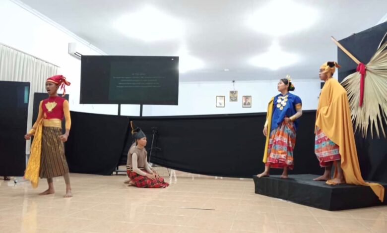 Tampil pada Pembukaan Teater Berbahasa Daerah, Teater Satu Makassar Sukses Mementaskan Galigo: Nawanawana Sawerigading
