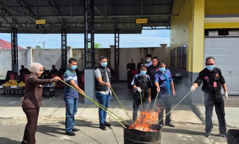 Kejari Bone Musnahkan 21.795,6 Gram Sabu dan Barang Bukti Lain