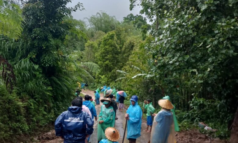 Tanah Longsor Tinggimoncong Gowa Tutup Akses Jalan di Lima Titik