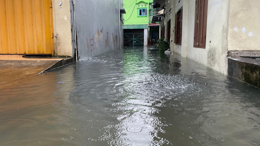 Hujan Lebat Minggu Pagi, Makassar Banjir Lagi