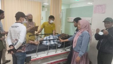 Dijemput dan Diantar Tim Medis PKM Borong Rappoa, Kakek Ali Tiba di RSU Sultan Daeng Radja