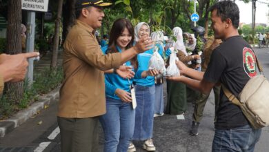 Perhutani Divre Jatim Bagi Bibit Pohon 14.175 Plances