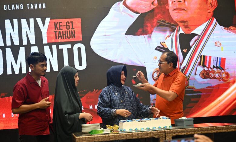 Indira Yusuf Ismail Temani Danny Pomanto Rayakan Ultah Ke-61 dengan Sederhana bersama Sahabat