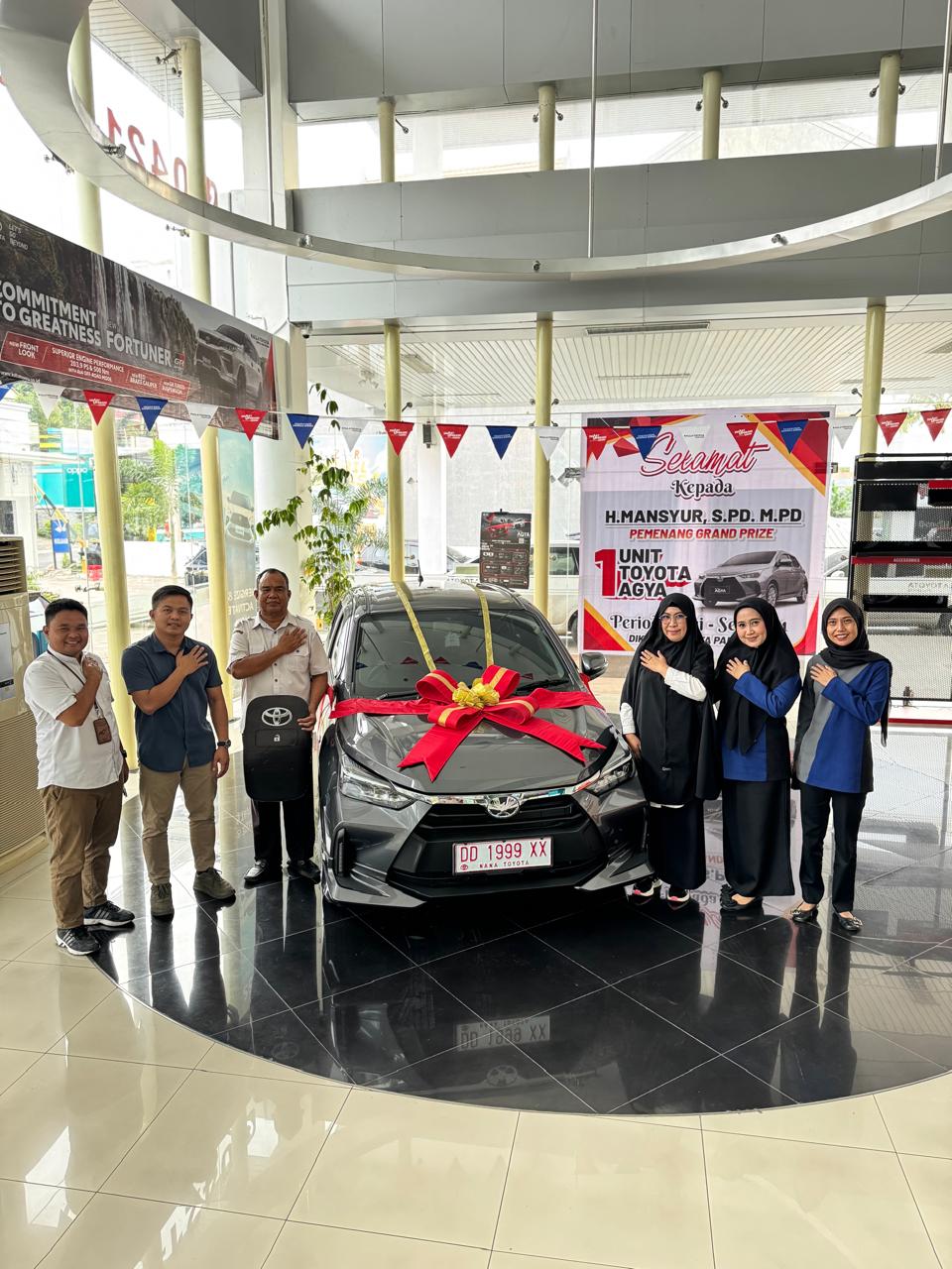 Pelanggan Kalla Toyota Pare-pare Berhasil Membawa Pulang Grand Prize Toyota Agya