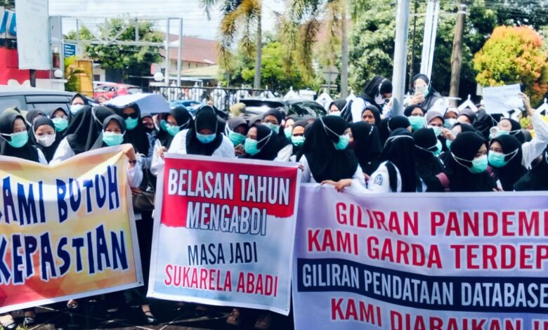 Status Tak Jelas Ratusan Nakes Bone Gelar Unjuk Rasa Tuntut Dinkes Buka Formasi Seleksi PPK