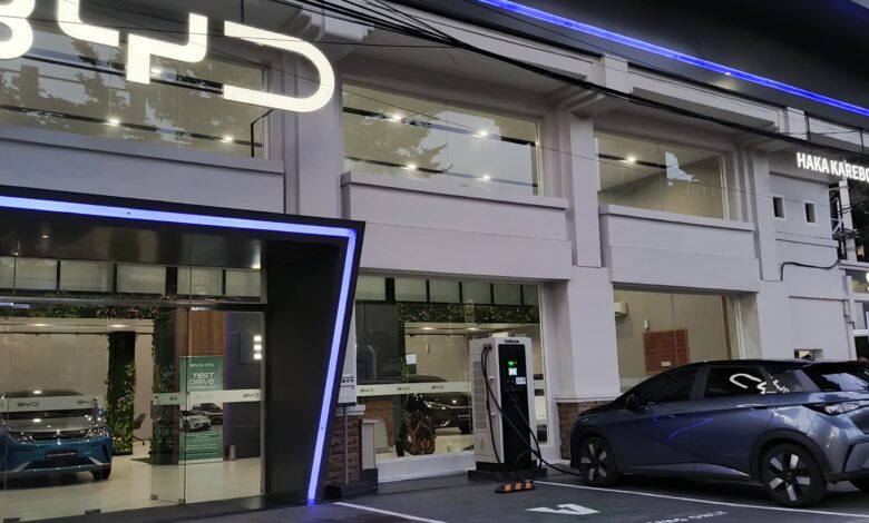 Kerjasama Haka Auto dan Voltron Resmikan SPKLU DC Charging CCS 2 60 kW di Haka Karebosi Makassar