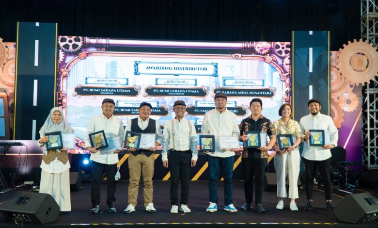 Catat Penjualan Aspal Terbanyak se-Kalimantan, Kalla Aspal Sabet Tiga Penghargaan dari Pertamina Patra Niaga