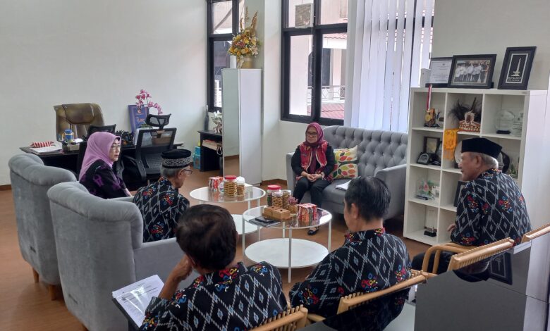 Wakili Wali Kota, Sekkot Irmayanti Terima Kunjungan PWRI Kota Palu