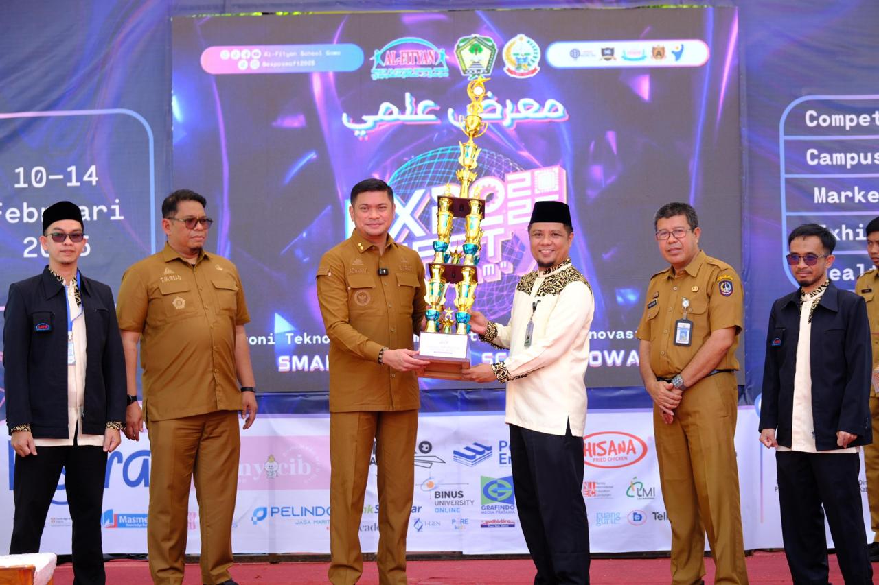 Bupati Adnan Buka Expo Smaft Hologram 2025 Al-Fityan School Gowa