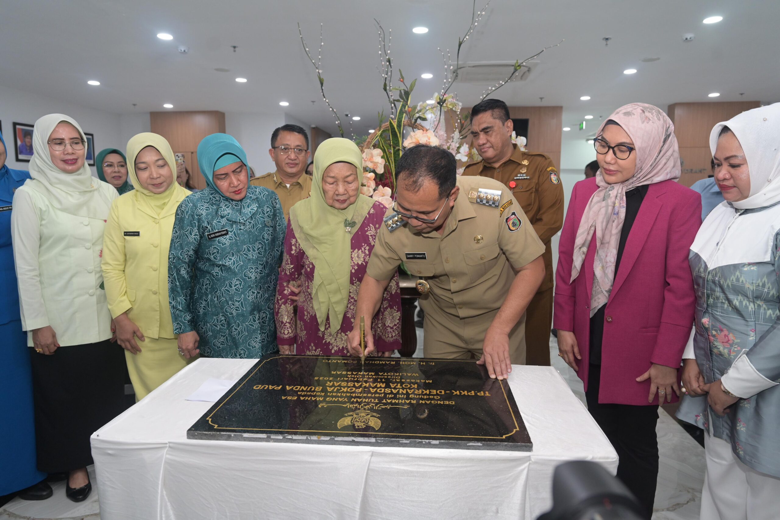 Resmikan Gedung PKK Makassar, Danny Pomanto Kenang Perjalanan TP-PKK: Kini Punya Kantor Tetap yang Lebih Layak