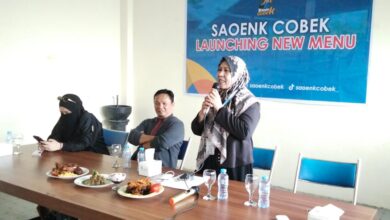 Launching Menu Baru, Saoenk Cobek Manjakan Lidah Warga Bone dengan Cita Rasa Khas