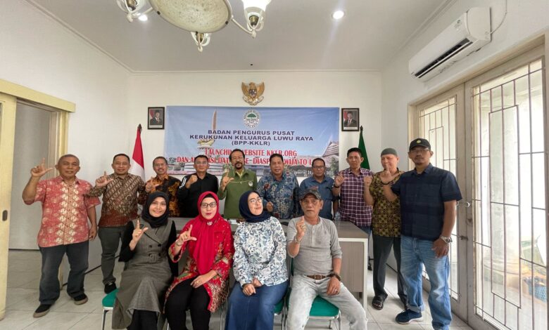 Ketum KKLR Arsyad Kasmar Luncurkan Website dan Aplikasi Database Diaspora Wija to Luwu