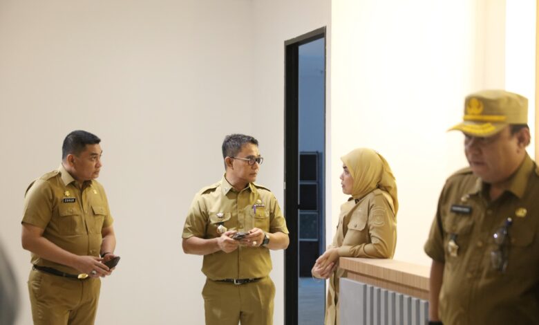 Hari Pertama Berkantor, Wakil Wali Kota Makassar Aliyah Mustika Ilham Kunjungi Ruang Kerja dan Sapa Jajaran Pemkot