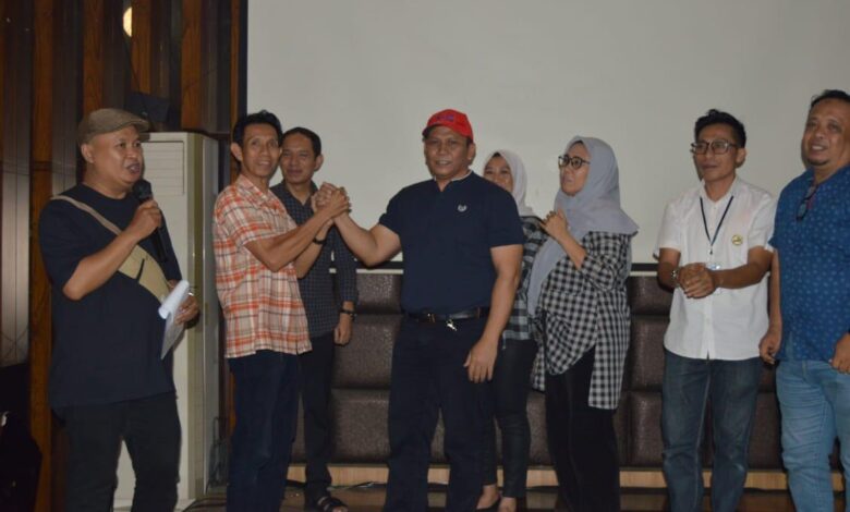 Salyakin Pimpin Ketum Ika 92 Smapat Makassar