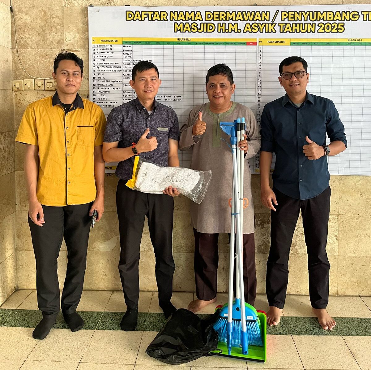 Vasaka Hotel Makassar Sambut Ramadhan Dengan Kegiatan Sosial Bersih-Bersih Masjid