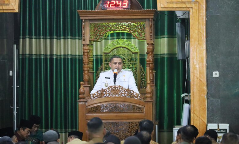 Salat Dzuhur Perdana di Balai Kota, Munafri Arifuddin Imbau Pegawai Pemkot Makassar Aktif Salat Berjemaah