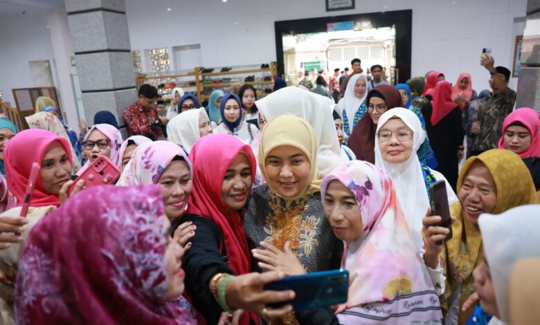 Wawali Makassar Aliyah Mustika Buka Puasa Bersama Warga di Masjid Taqwa