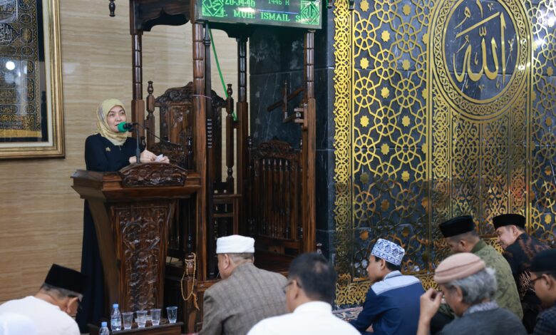 Wakil Wali Kota Makassar Safari Ramadan di Masjid Amirul Mu’minin