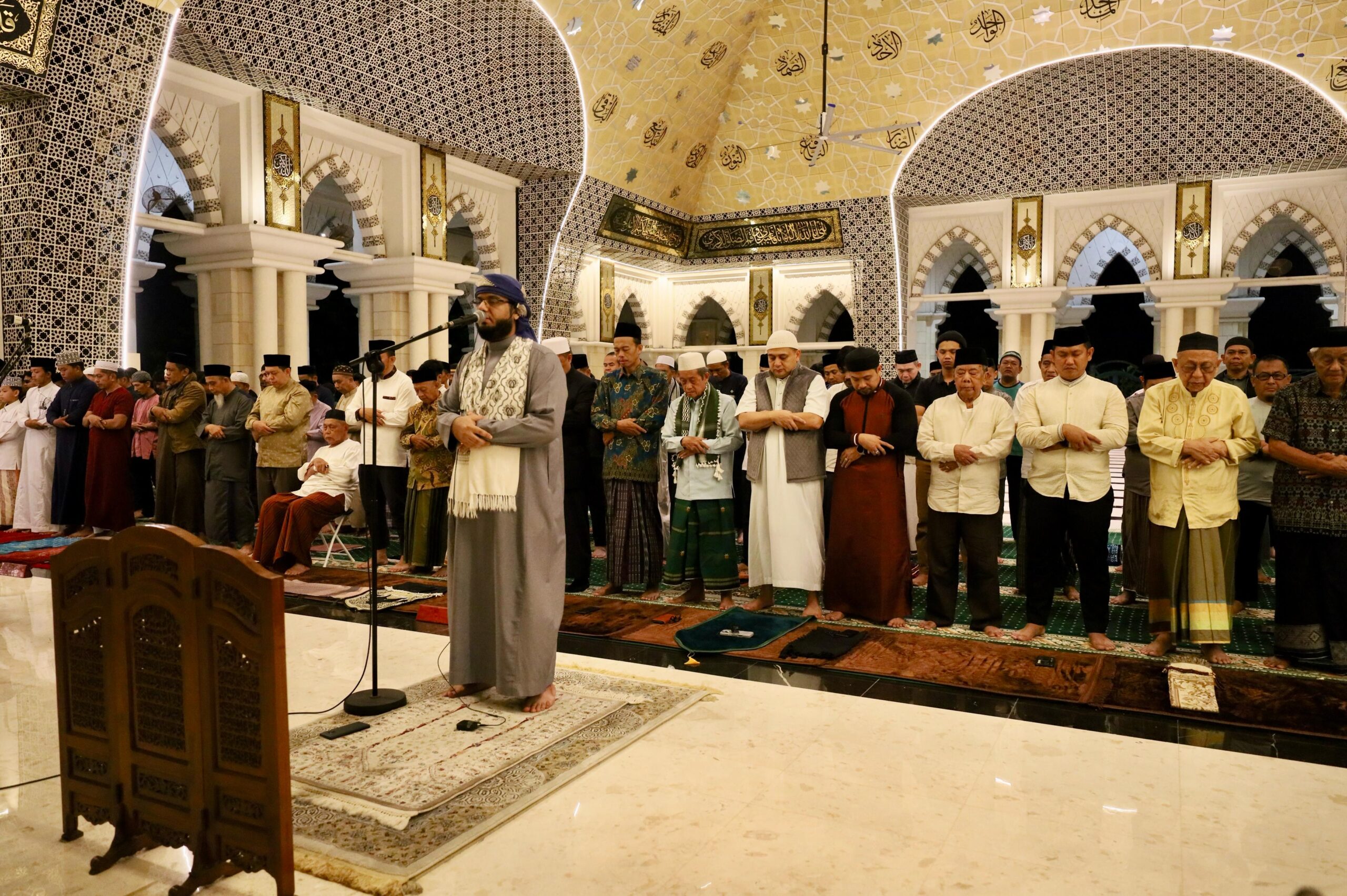 Salat Subuh Berjemaah di Masjid Raya, Munafri Arifuddin Tegaskan Pemkot Makassar Siap Dukung Kegiatan Masjid