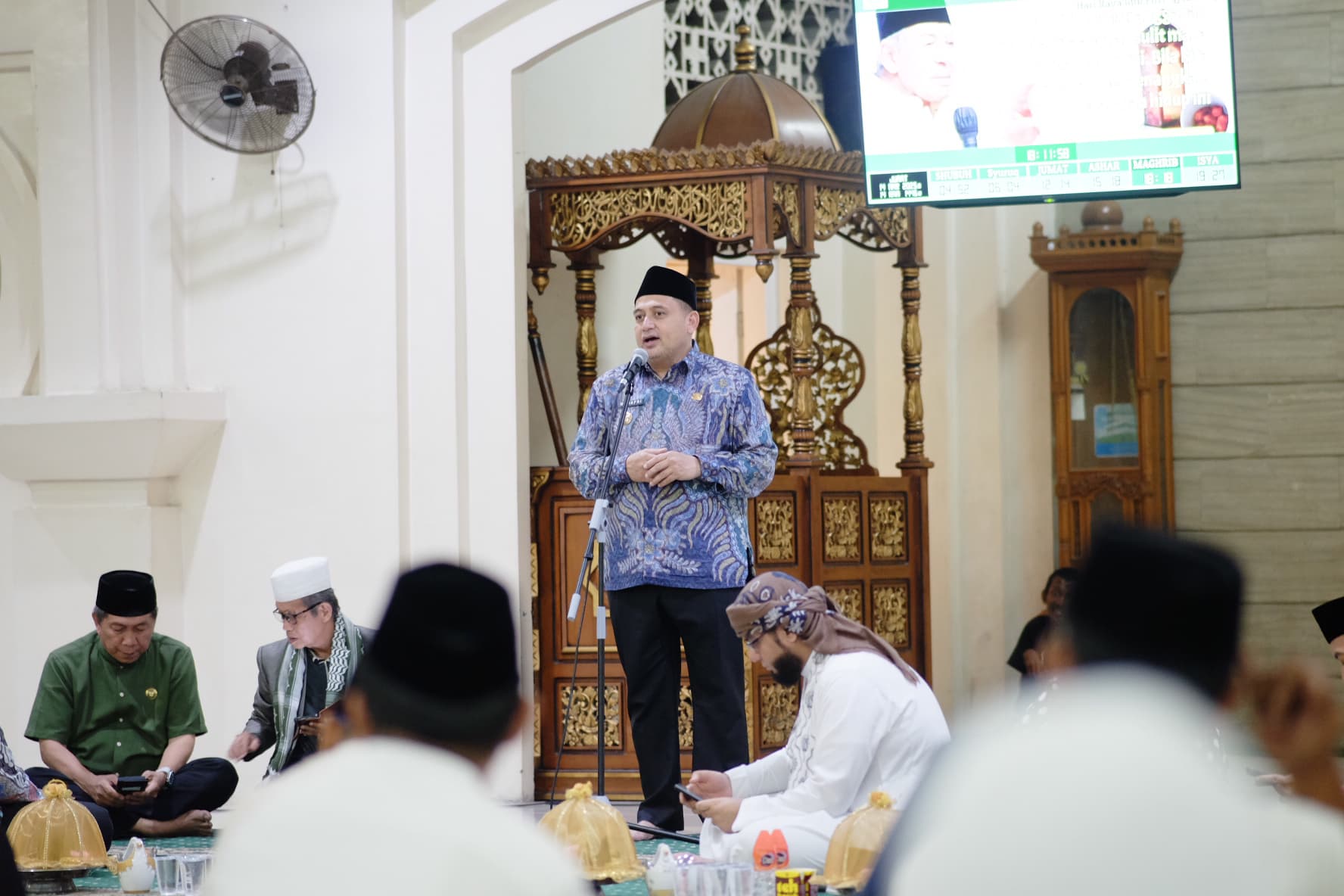 Buka Bersama Jemaah Masjid Raya, Munafri Komitmen Renovasi Masjid