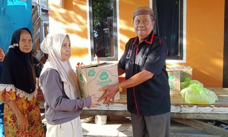 Interpretasikan Ibadah Sosial Belasan Paket THR Didistribusikan Pemerintah Bua Bua Barat