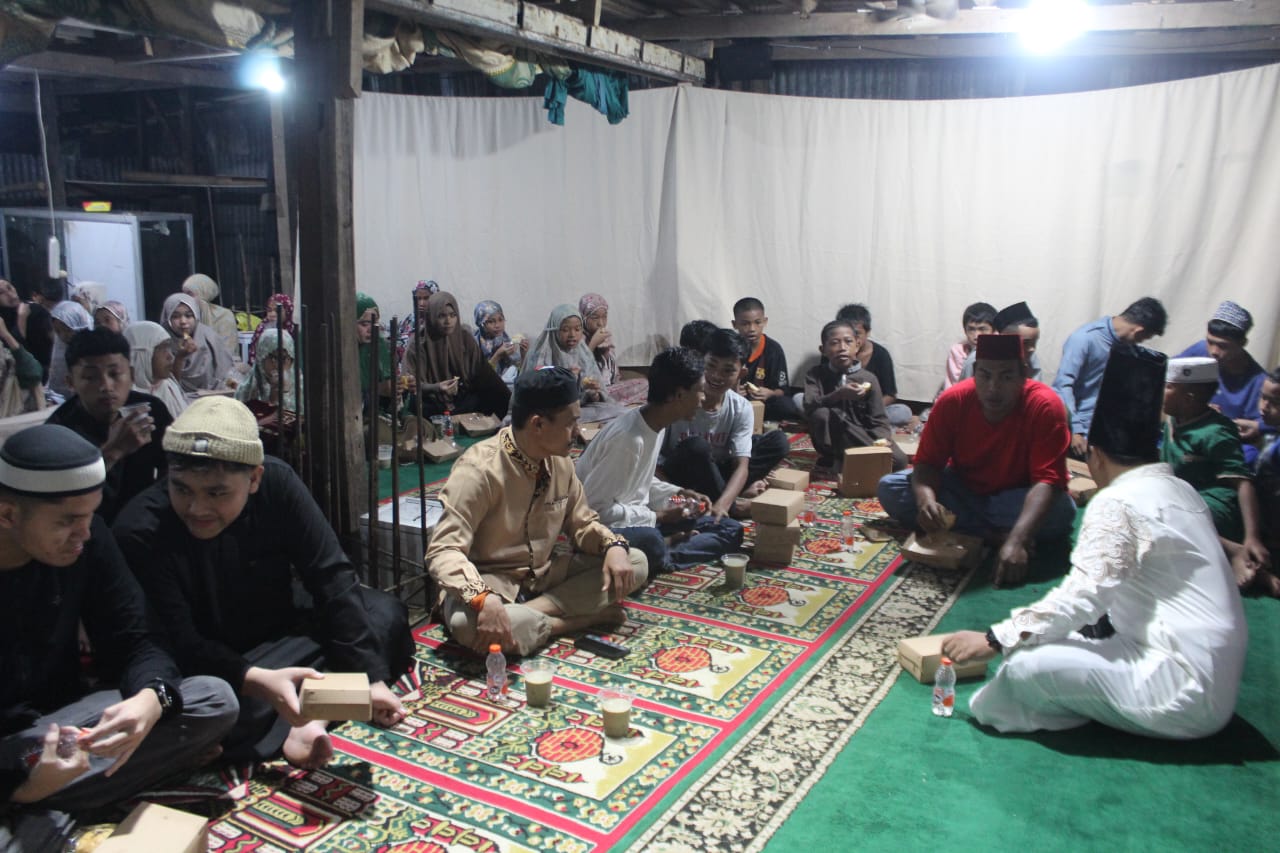 Indahnya Berbagi di Bulan Suci Ramadan Boarding Athirah Bukit Baruga Gelar Bukber dengan Santri