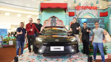 New Camry Hybrid Resmi Mengaspal di Makassar