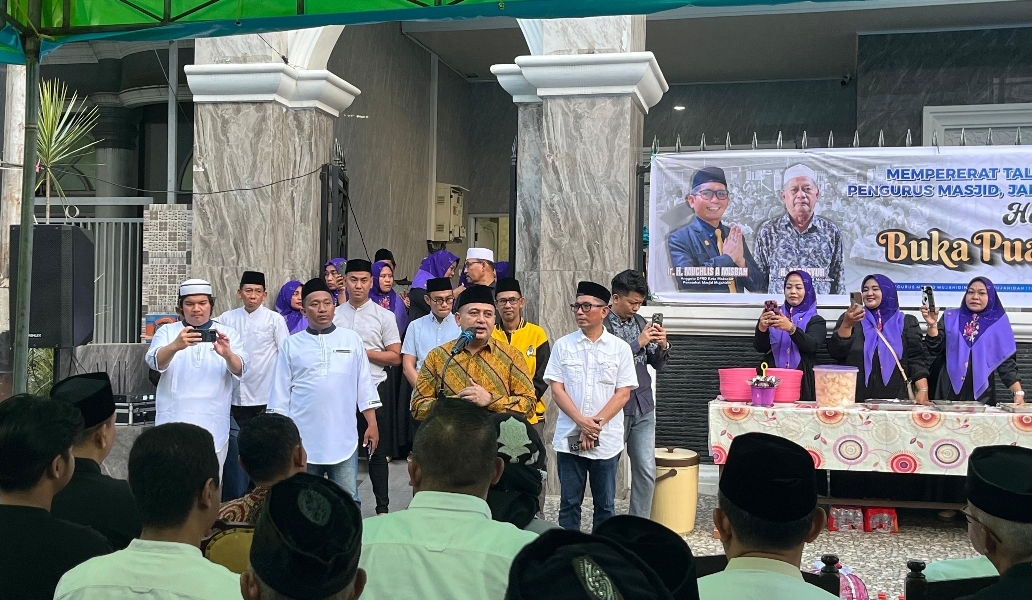 Eratkan Silaturahmi Warga Maccini, Rudianto Lallo, Cicu hingga Wali Kota Makassar Hadiri Buka Puasa Bersama Muchlis Misbah