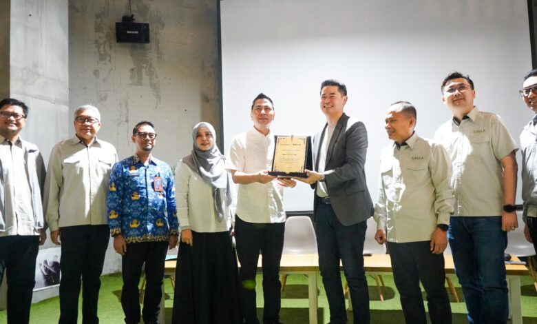 Tekan Emisi Karbon, KALLA-Suryanesia Resmikan PLTS Nipah Mall dan Kalla Toyota Gowa