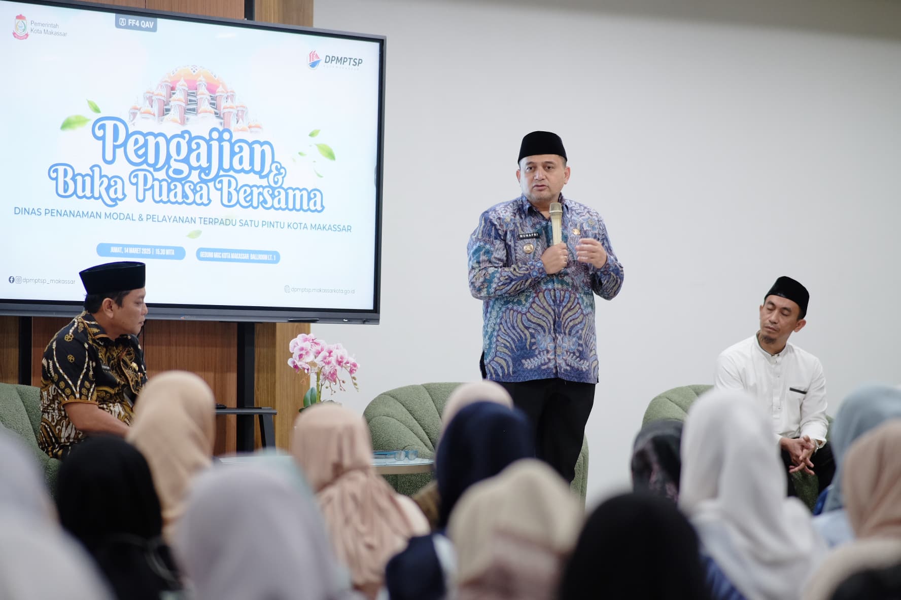 Wali Kota Makassar Hadiri Pengajian dan Bukber Dinas Penanaman Modal dan PTSP