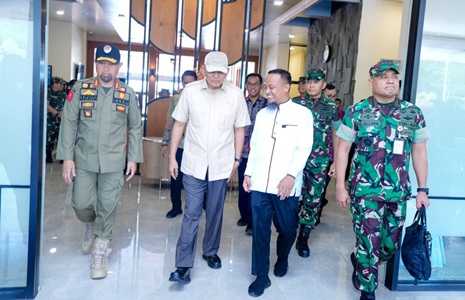 Gubernur Andi Sudirman Sulaiman Sambut Kedatangan Menhan di Sulsel