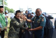 Danlantamal VI Tanamkan Kecintaan Terhadap TNI AL dan Maritim Nusantara Kepada Santri Pondok Madinah