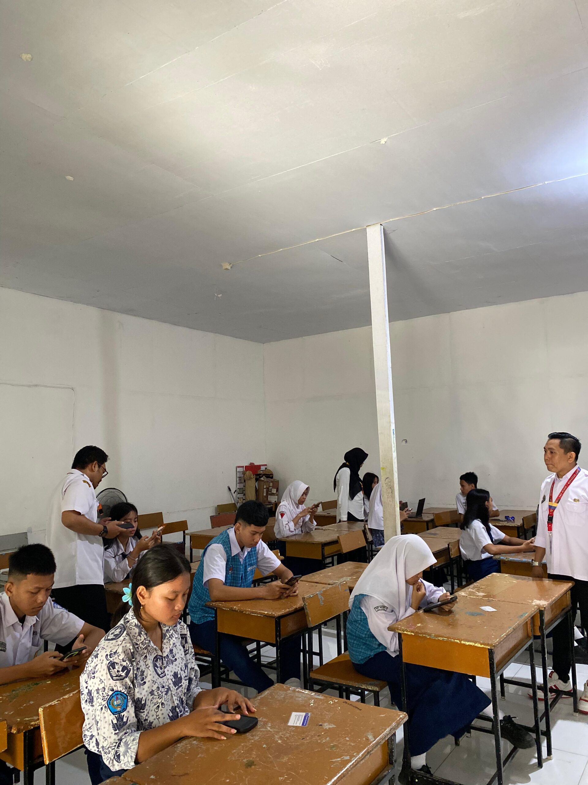 Kadisdik Sulsel Pantau TPA SPMB SMA, Iqbal: Berjalan Lancar