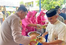 Jumat Berkah, Polsek Manggala Gelar Salat Jumat Berjemaah dan Makan Siang Bersama Warga