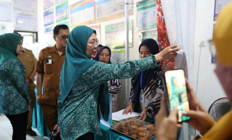 Ketua TP PKK Makassar, Tinjau Aktivitas Posyandu Era Baru Nusa Indah II