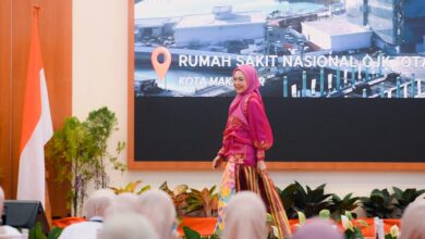 Melinda Aksa Tampil Memukau di Ajang Fashion Show Warisan Budaya
