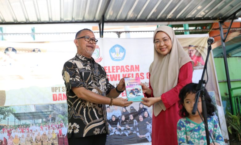 Melinda Aksa Luncurkan Ruang Baca dan Gerakan Ibu Suka Membaca di SD Inpres Maccini Sombala 1 Makassar