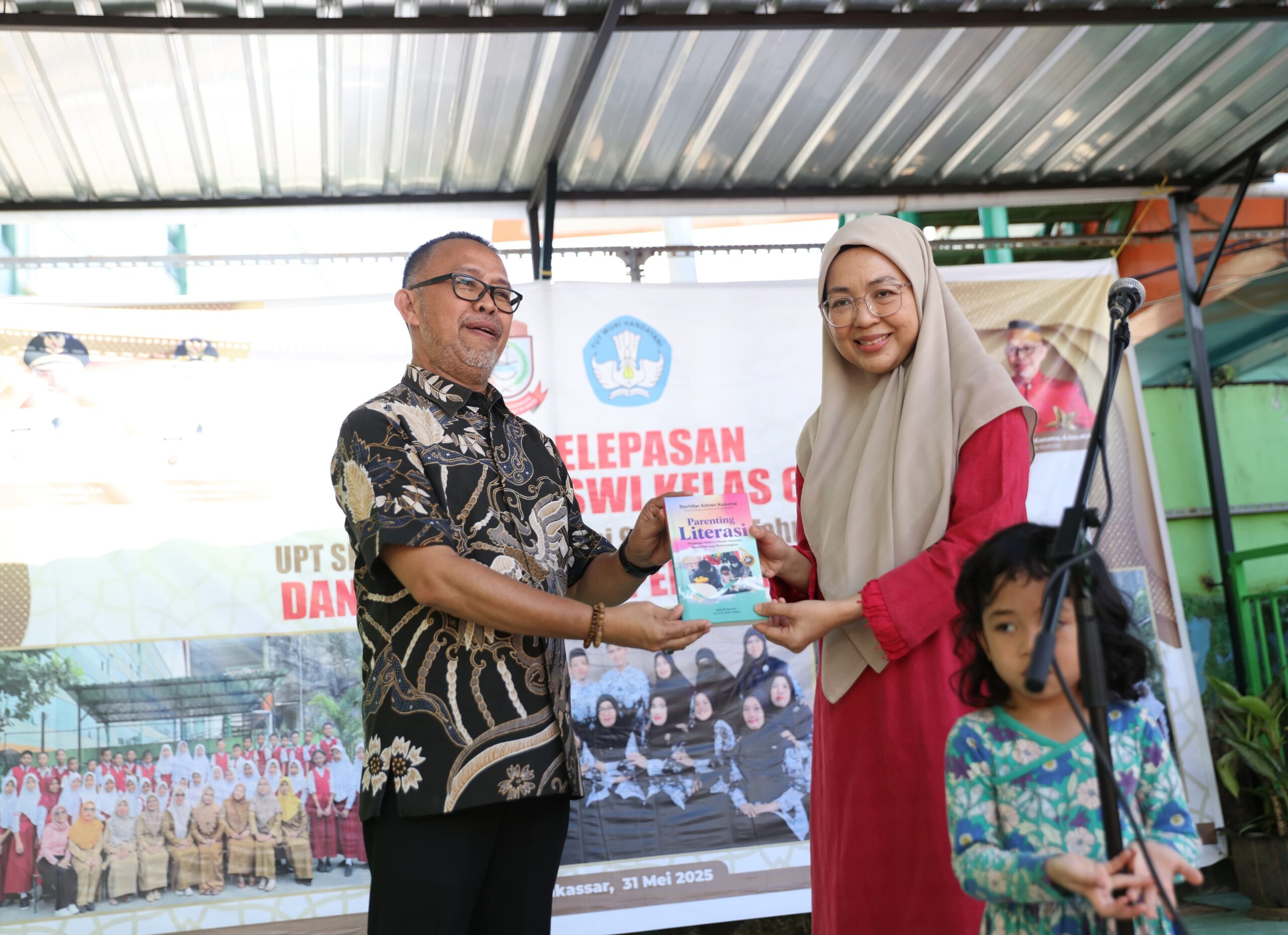 Melinda Aksa Luncurkan Ruang Baca dan Gerakan Ibu Suka Membaca di SD Inpres Maccini Sombala 1 Makassar