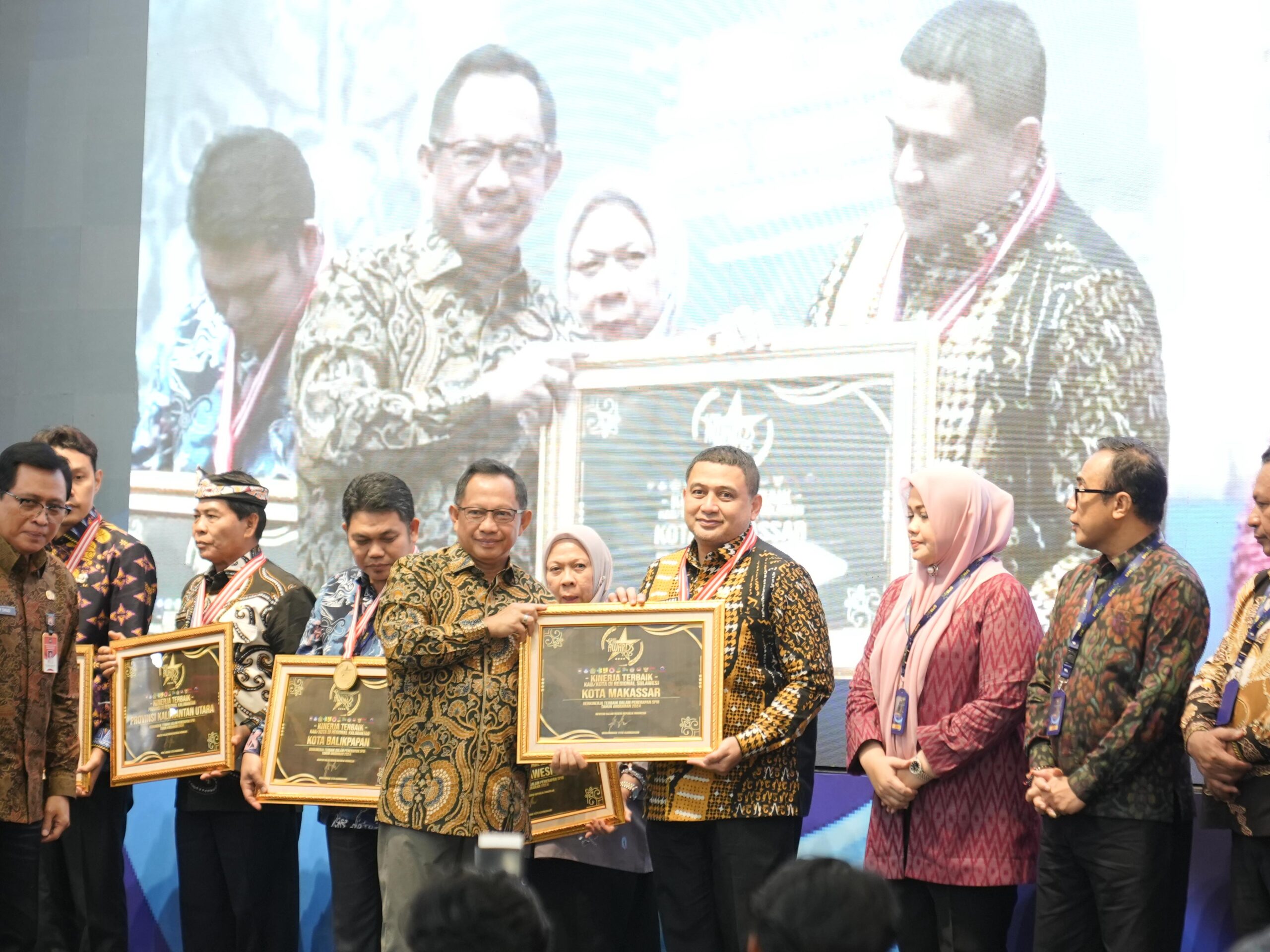 Kota Makassar Raih Penghargaan, Munafri-Aliyah Komitmen Tingkatkan Pelayanan Dasar