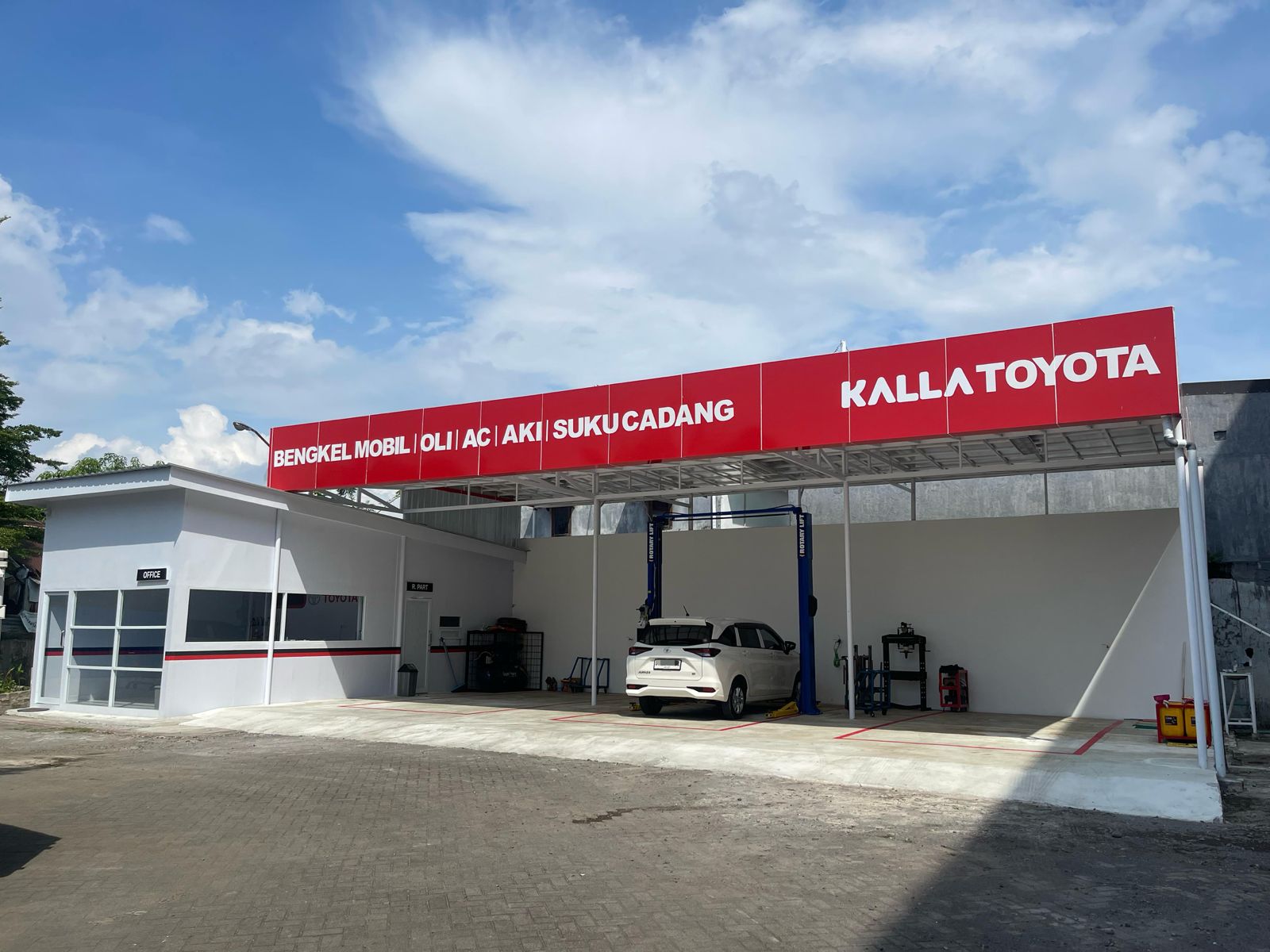 Menyenangkan Nikmati Waktu Bersantai di Mal Ratu Indah, Kendaraan Beres!