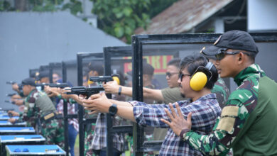 Wartawan Juga Harus Sehat, Danlantamal VI Ajak Insan Pers Olahraga Fun Shooting
