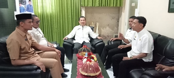 Jelang SPMB 2025, Legislator DPRD Makassar Andi Akbar Kunjungi SMPN 18