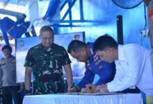 Danlantamal VI Makassar Hadiri Penandatanganan Kerja Sama Dirpolairud Polda Sulsel-Balai Taman Nasional Taka Bonerate Selayar