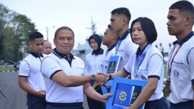 Brigjen Wahyudi Beri Penghargaan Pada Personel Atlet Lantamal VI