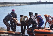 Aksi Cepat Tanggap TNI AL Lantamal VI Bersama Tim Gabungan Evakuasi Korban Bencana Alam Banjir