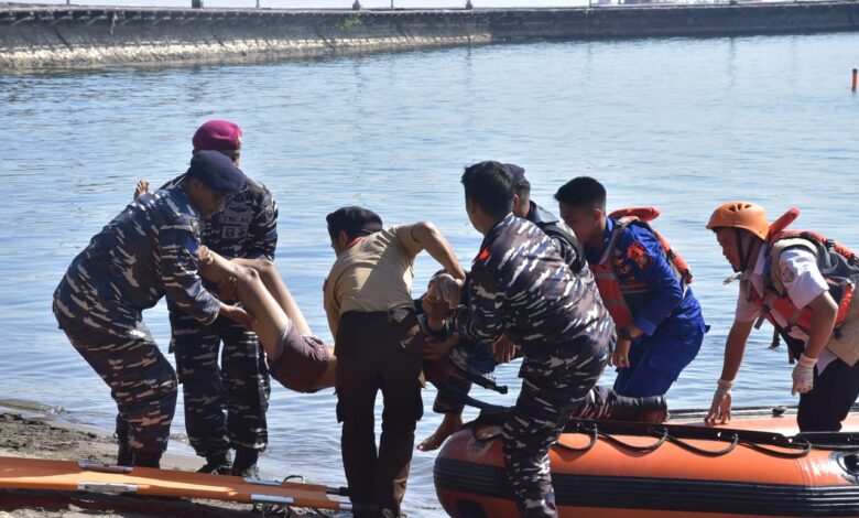 Aksi Cepat Tanggap TNI AL Lantamal VI Bersama Tim Gabungan Evakuasi Korban Bencana Alam Banjir