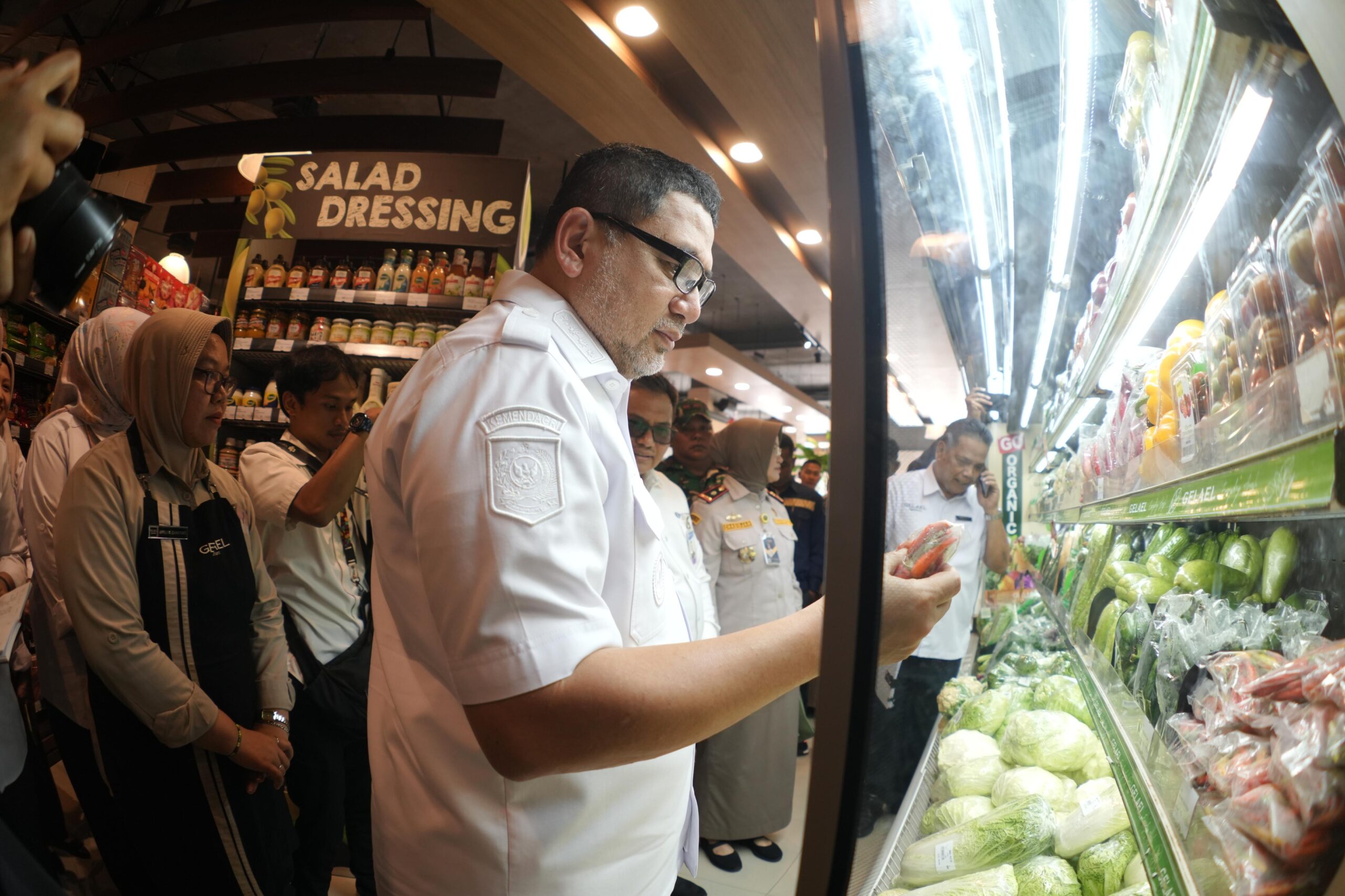 Jelang Idul Adha Munafri Pantau Kestabilan Harga Bahan Pokok di Pasar Terong