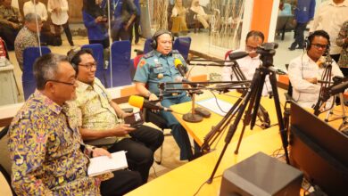 Danlantamal VI Makassar Tampil Sebagai Narasumber Acara Talk Show Road to Hari Lingkungan Hidup Tahun 2025 di RRI Makassar